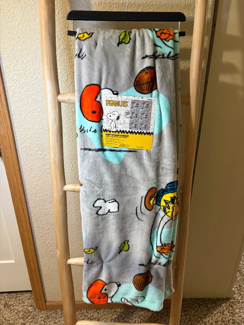 Peanuts Snoopy Charlie Brown Lucy Football Fall Throw Blanket 50x70 NWT